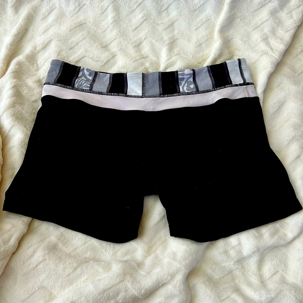Rare Lululemon vintage shorts oldie but a goodie Size 10 Yoga Hot Yoga Patchwork